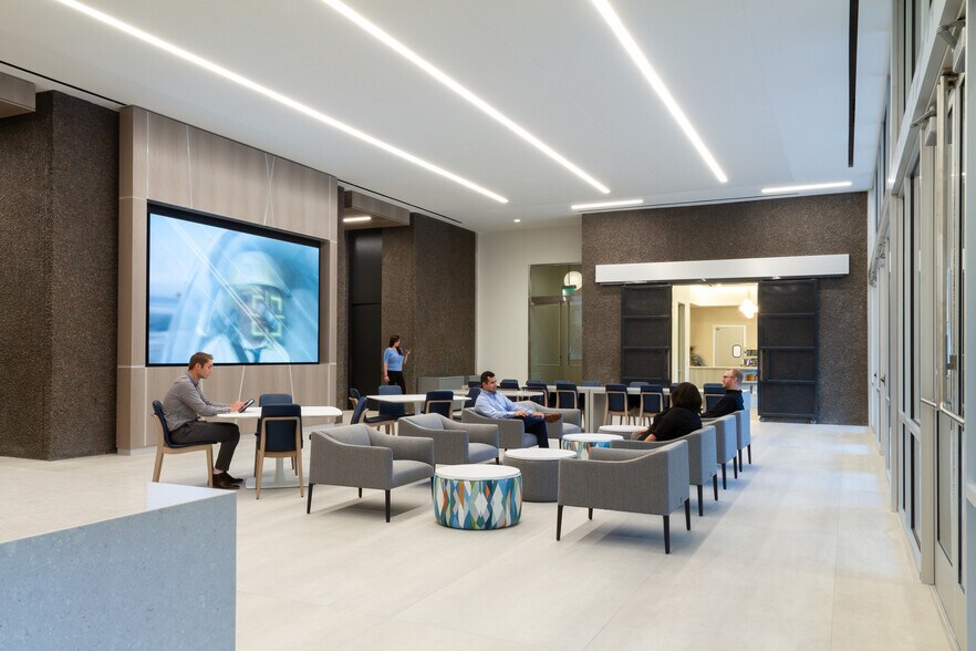 More Photos Of 3000 Pegasus Park Dr, Dallas Unknown For Lease