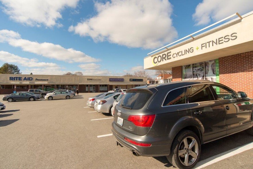 More Photos Of 727 East Ave, Pawtucket Unknown For Lease