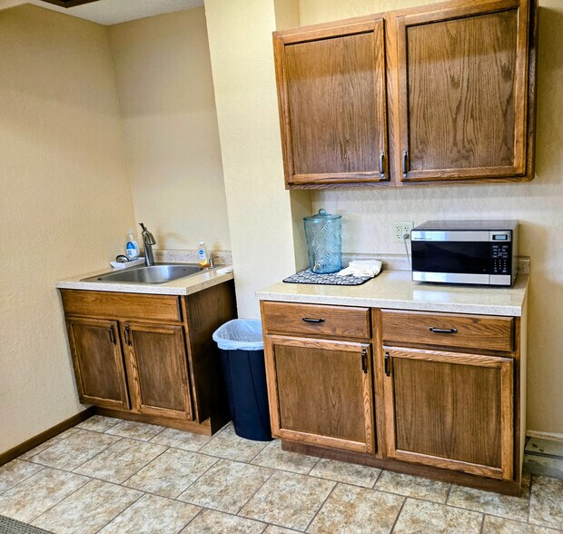 More Photos Of 101 7th St S, Saint James Freestanding For Sale