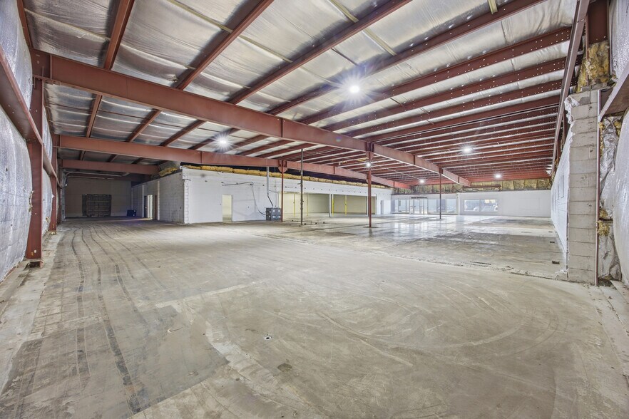 More Photos Of 3215 Main Ave, Fargo Storefront For Lease