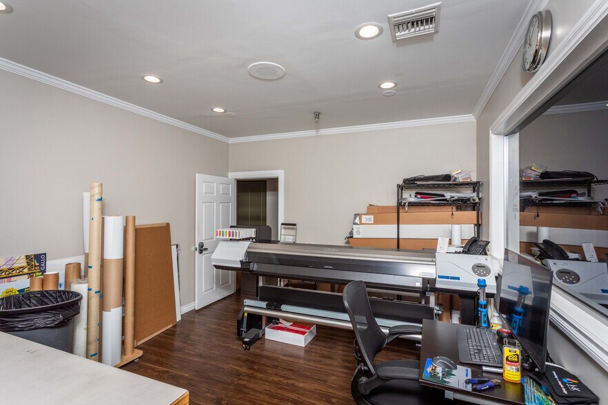 More Photos Of 15840 W Monte St, Sylmar Warehouse For Sale