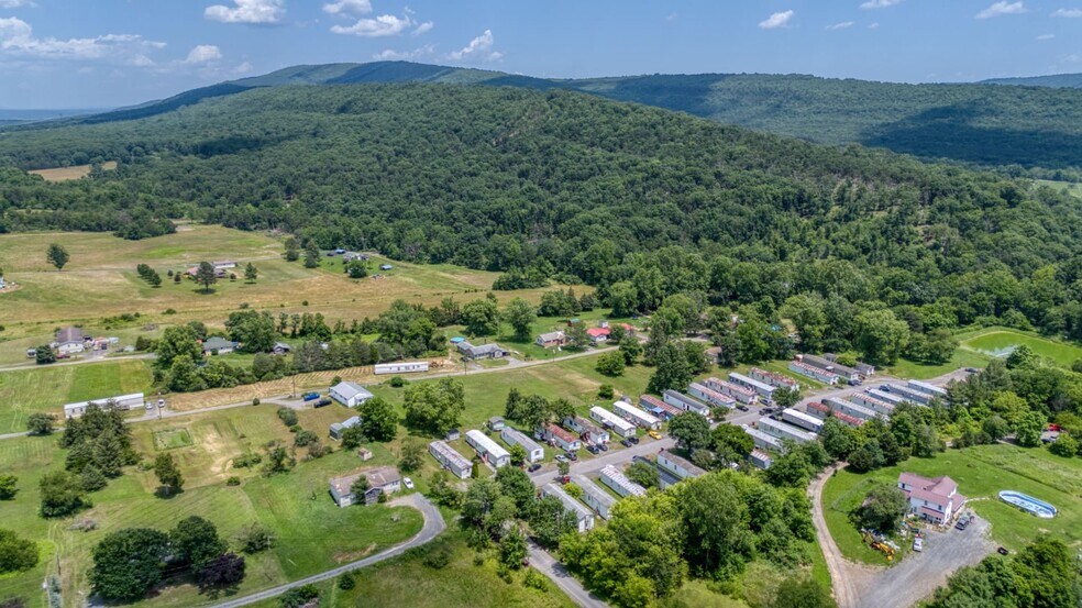 More Photos Of English Walnut Lane, Springfield Manufactured Housing Mobile Home Park For Sale