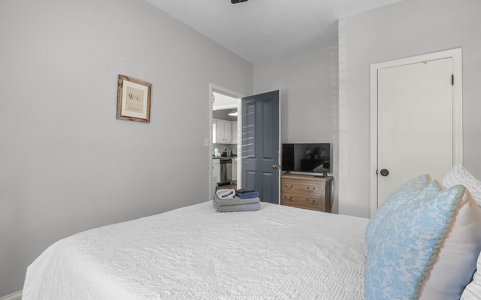 More Photos Of 510 Nicoll St, Savannah Hospitality For Sale