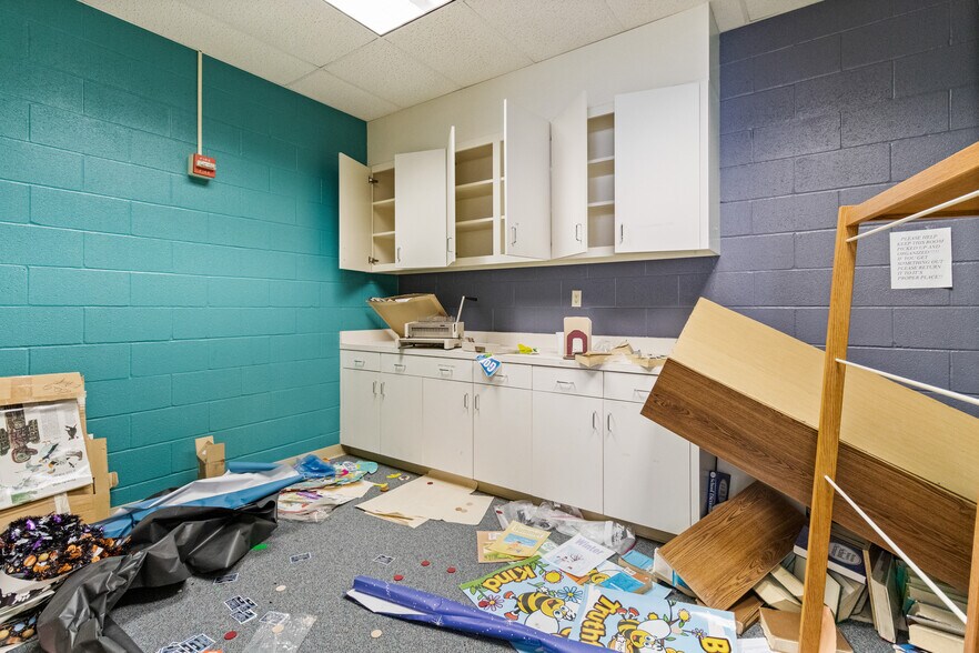 More Photos Of 214 N School St, Winfield Light Distribution For Sale