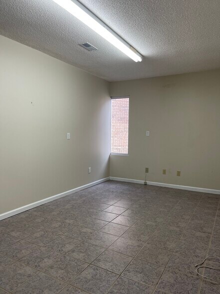 More Photos Of 3718 Cumberland Falls Hwy, Corbin Office Residential For Lease