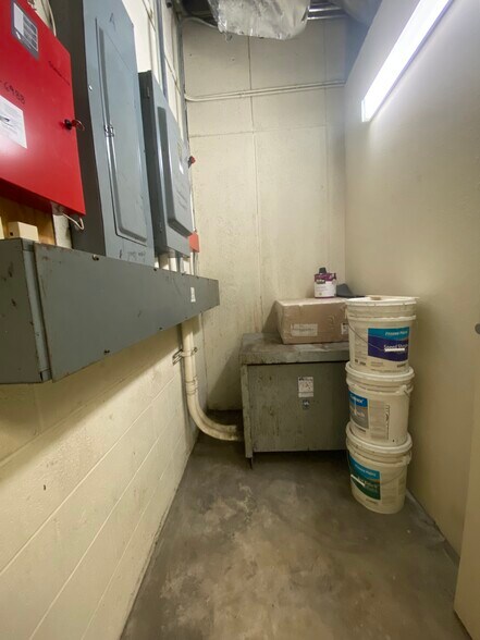 More Photos Of 3477 Hancock St, San Diego Manufacturing For Lease