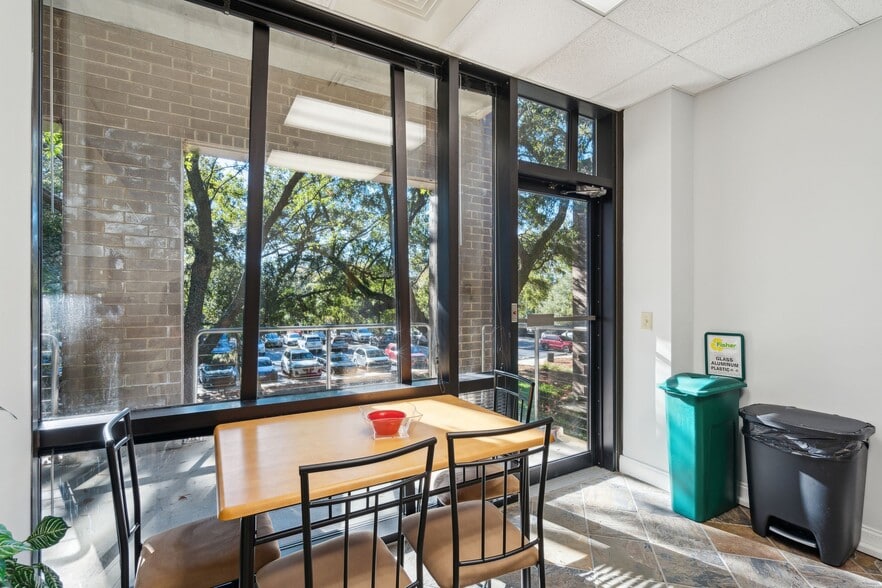 More Photos Of 710 Johnnie Dodds Blvd, Mount Pleasant Medical For Sale