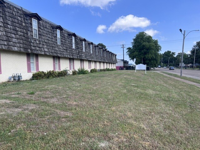 More Photos Of 3721 Millbranch Rd, Memphis Apartments For Sale