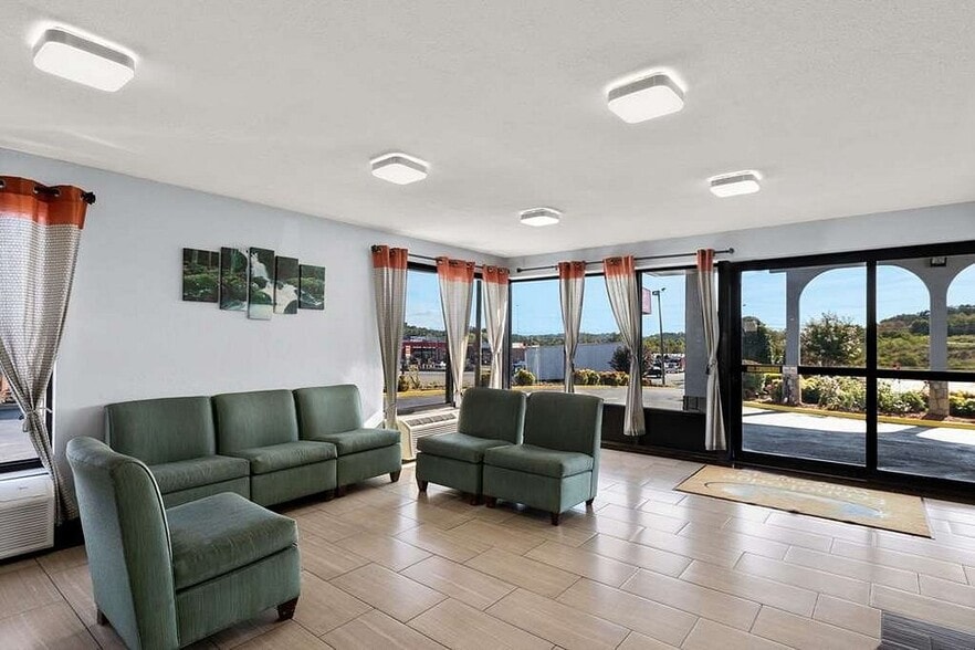 More Photos Of 3670 Roy Messer Hwy, White Pine Hotel For Sale