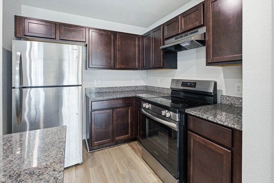 More Photos Of 7638 Mailes Ct, Jacksonville Multifamily For Sale