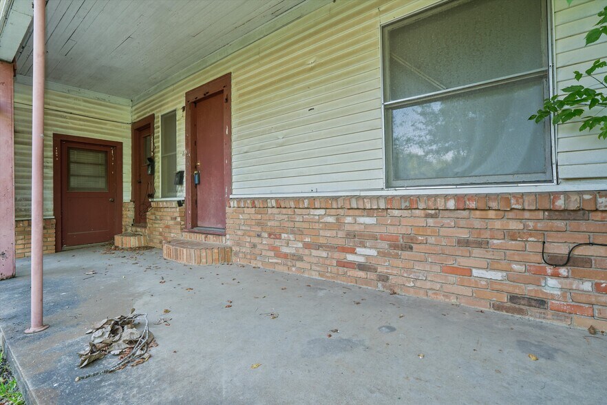 More Photos Of 1403 Crockett St, Lufkin Office Residential For Sale