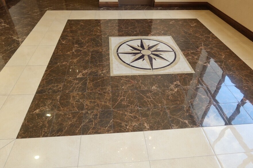 More Photos Of 1801 W 32nd St, Joplin Unknown For Lease