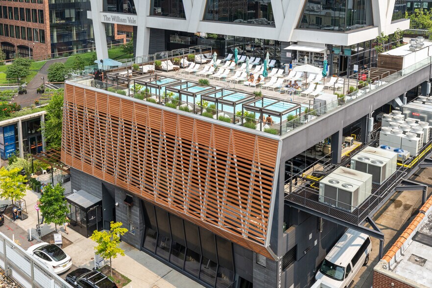 More Photos Of 109 N 12th St, Brooklyn Hotel For Lease