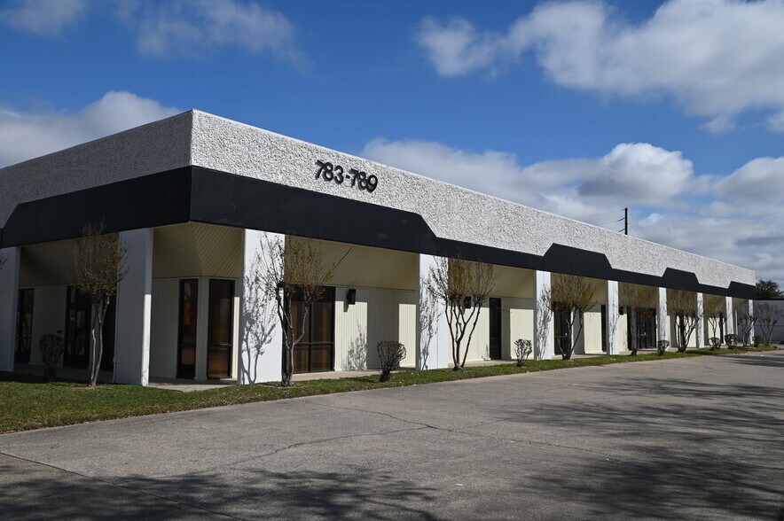 More Photos Of 15534 W Hardy Rd, Houston Unknown For Lease