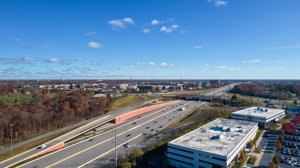 More Photos Of 250 Old Wilson Bridge Rd, Worthington Office For Lease