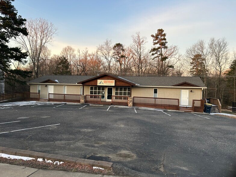 More Photos Of 10401 Rozzelles Ferry Rd, Charlotte Medical For Sale