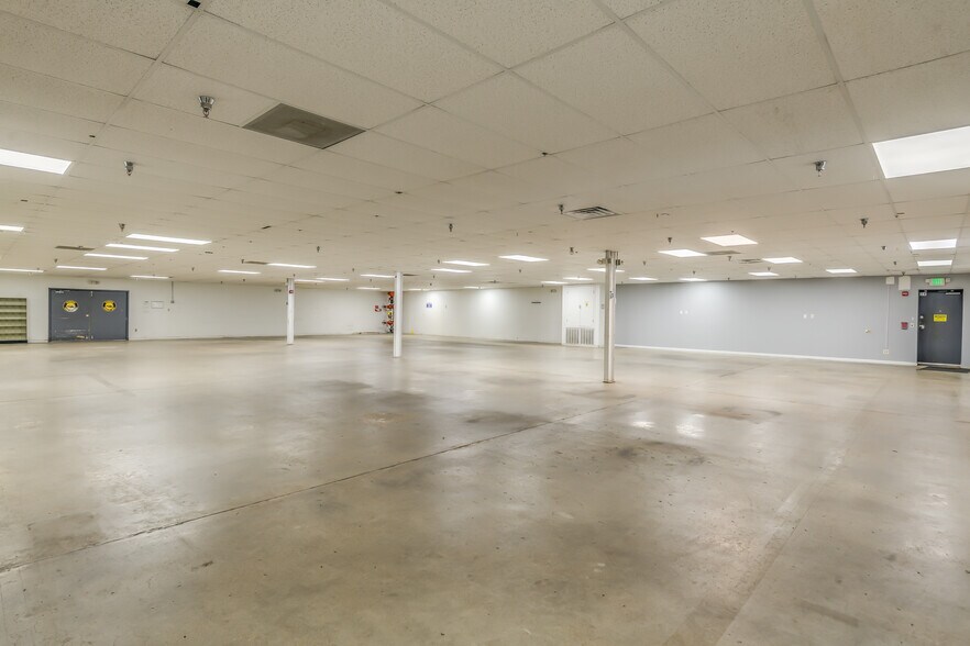More Photos Of 371 G and S Rd, Prattville Warehouse For Lease
