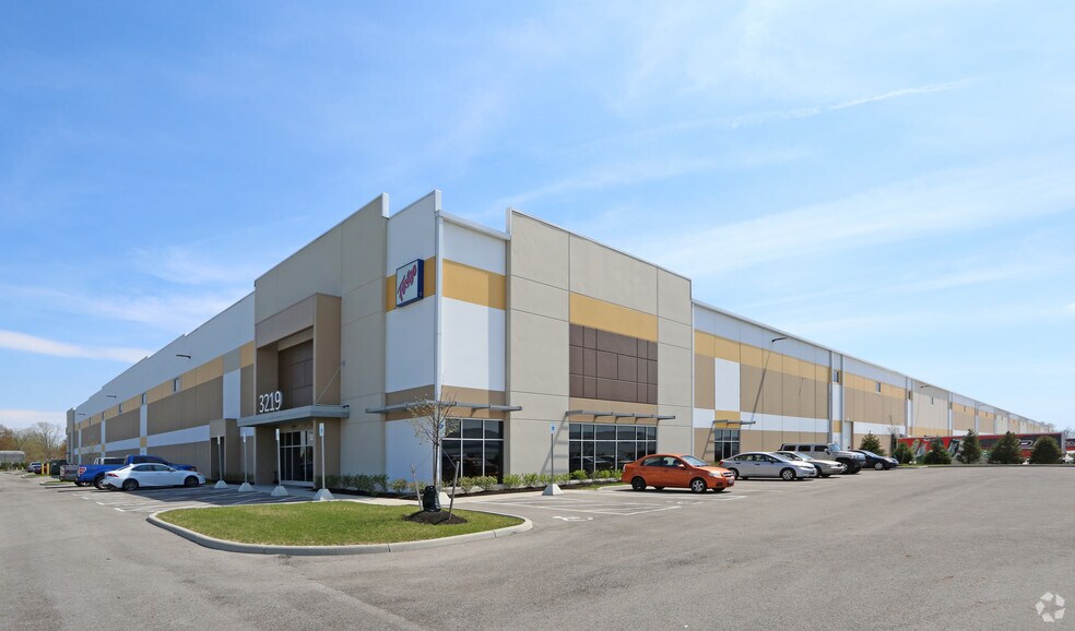 More Photos Of 3219 Rohr Rd, Groveport Warehouse For Lease