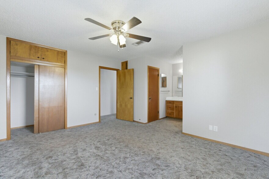 More Photos Of 3523 E Highway 199, Springtown Office For Sale