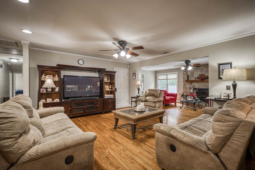 More Photos Of 200 Little Acres Dr, Marion Specialty For Sale