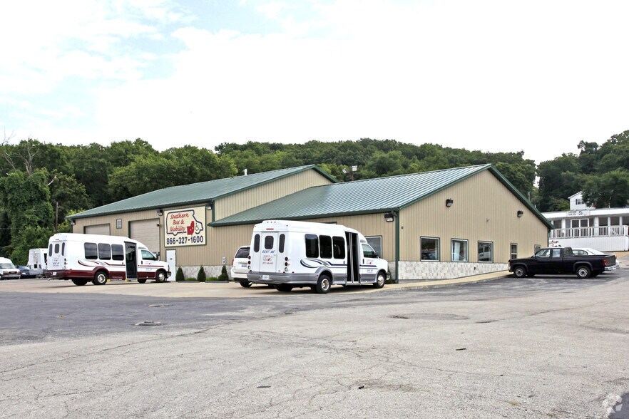 Primary Photo Of 80 S Highway Dr, Valley Park Flex For Lease