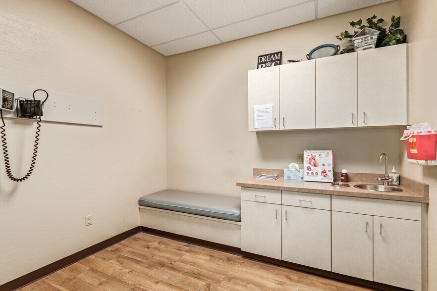 More Photos Of 6840 E Brown Rd, Mesa Medical For Sale