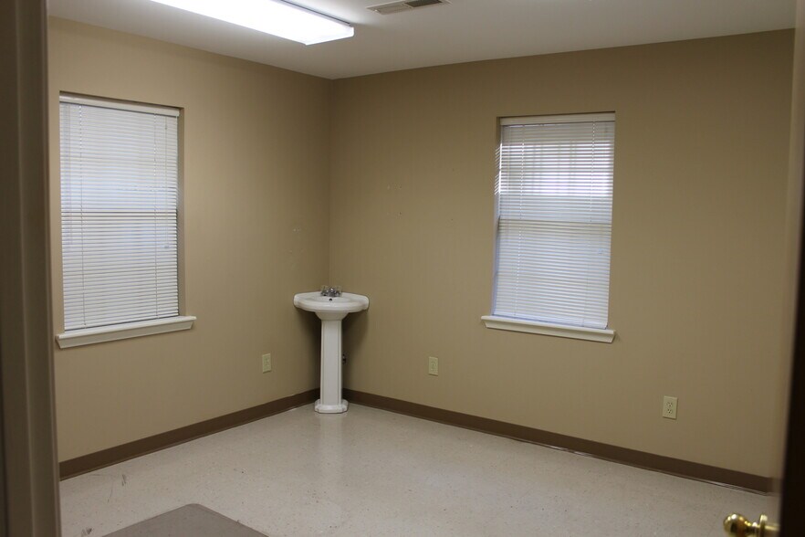 More Photos Of 1324-1325 Highway 195, Jasper Assisted Living For Sale