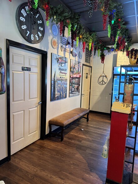 More Photos Of 6458 Hwy 3, Benton Restaurant For Lease