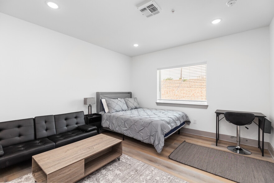More Photos Of 2004 Binz St, Houston Apartments For Sale