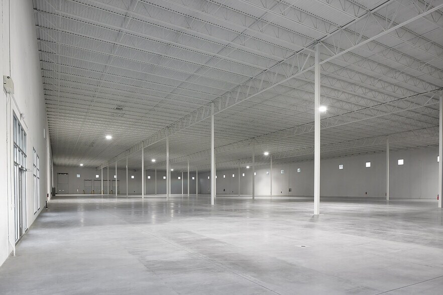 More Photos Of 422 Commerce Park Dr, Conway Manufacturing For Lease