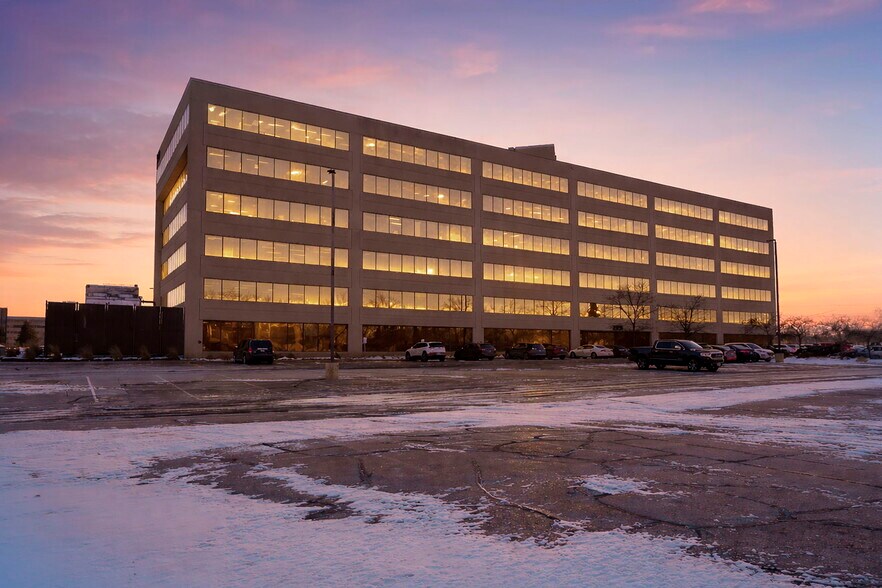 More Photos Of 7301 Ohms Ln, Edina Office For Lease