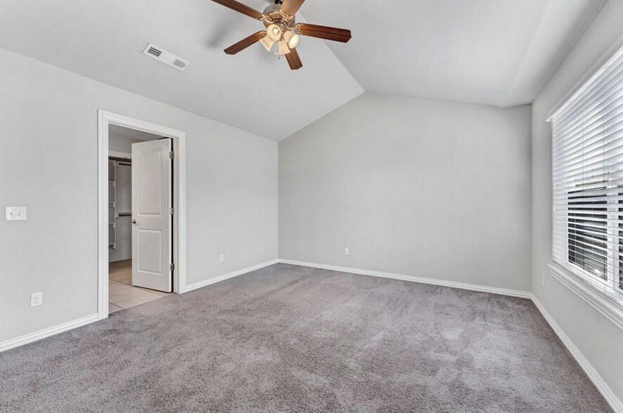 More Photos Of 2755 W Kilimanjaro Way, Rogers Multifamily For Sale