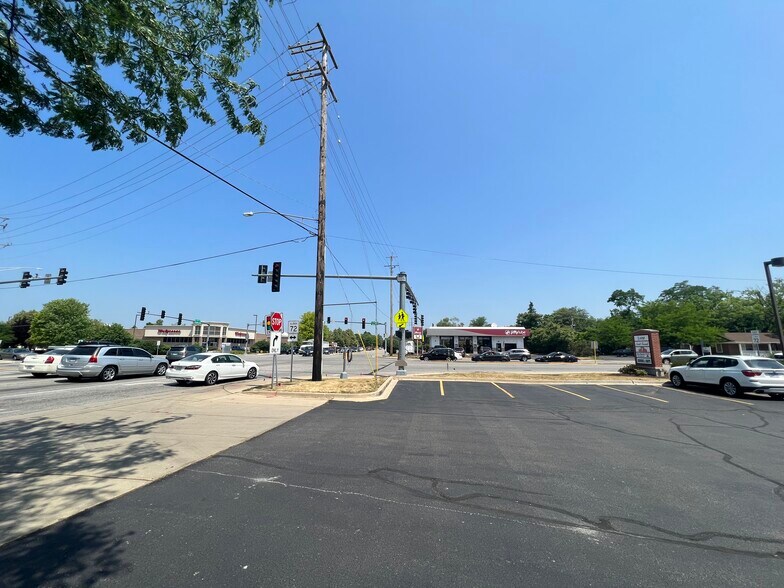 More Photos Of 721-729 Main St, West Dundee Unknown For Lease