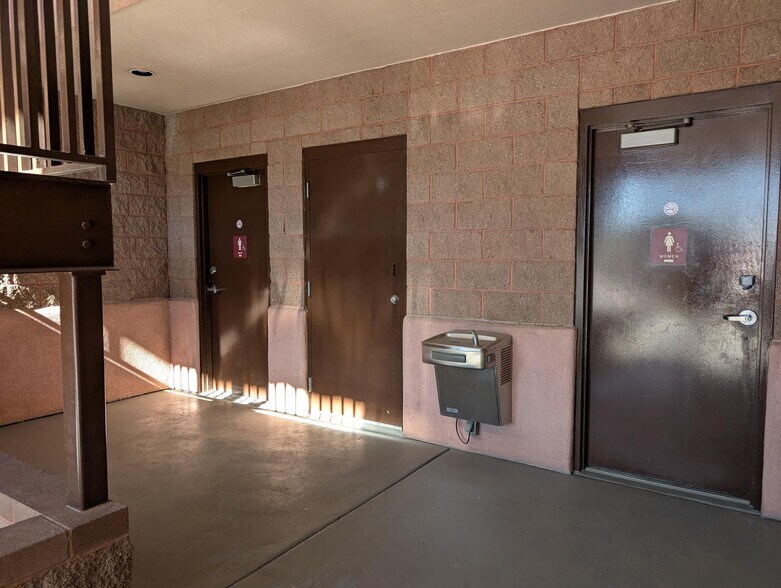 More Photos Of 2524 W Ruthrauff Rd, Tucson Office Residential For Sale