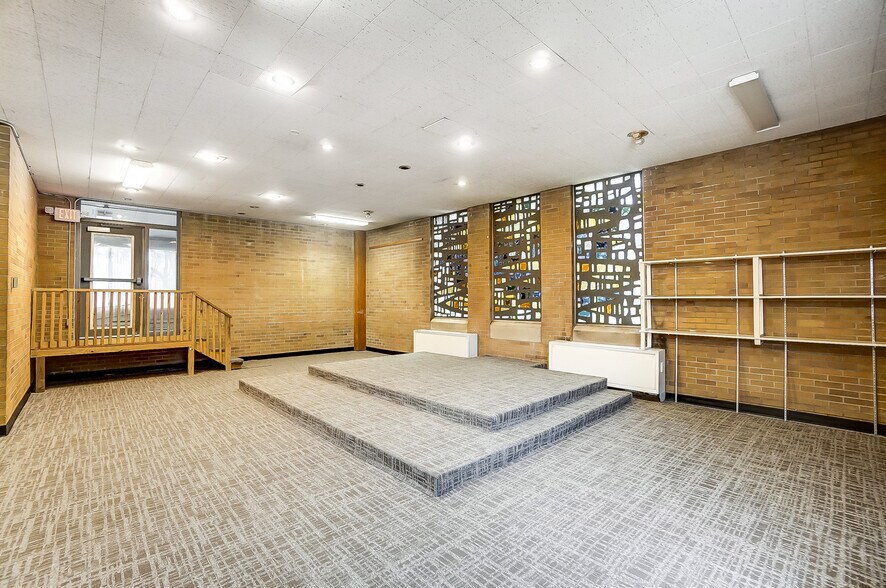 More Photos Of 1106 E High St, Springfield Schools For Sale