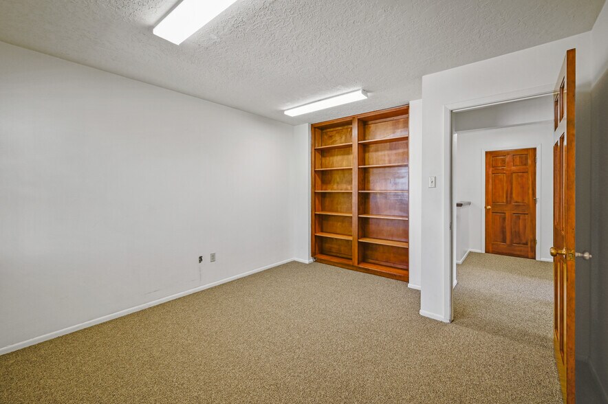 More Photos Of 1464 S Saint Francis Dr, Santa Fe Office For Sale