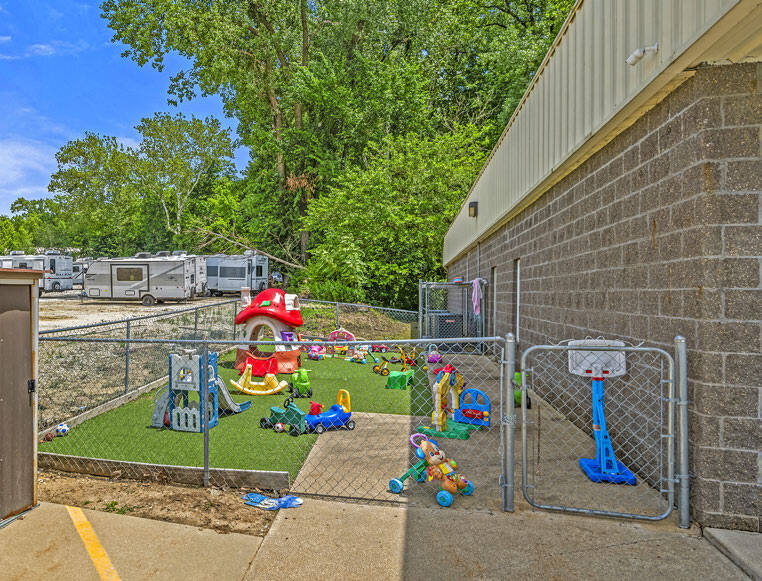 More Photos Of 3006 N Main St, East Peoria Daycare Center For Sale