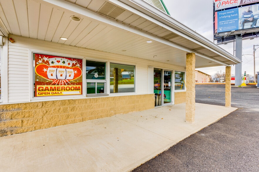 More Photos Of 702 Industrial Blvd, Latrobe Freestanding For Sale