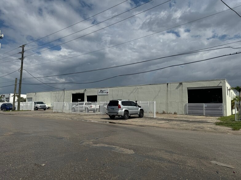 More Photos Of 2450-2460 NW 151st St, Miami Warehouse For Lease