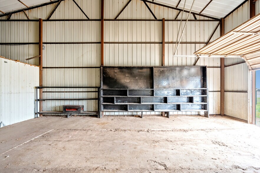 More Photos Of 403 Linwood Plz, Lindsay Warehouse For Sale