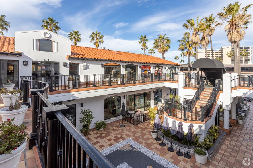 More Photos Of 909 Prospect St, La Jolla General Retail For Lease