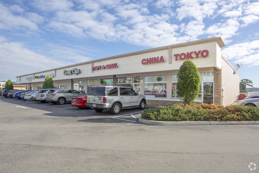 More Photos Of 1000-1016 Cape Coral Pky E, Cape Coral Supermarket For Lease