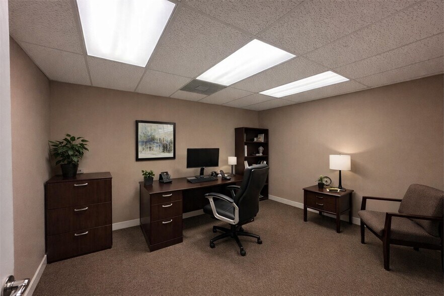 More Photos Of 120 S Charlton St, Woodville Office For Sale