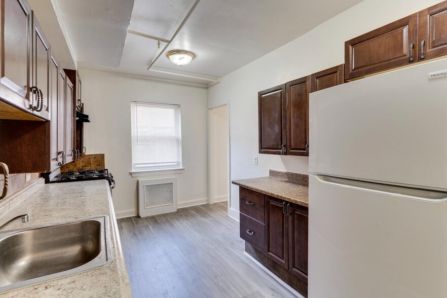 More Photos Of 337 Delafield Plz NW, Washington Apartments For Sale