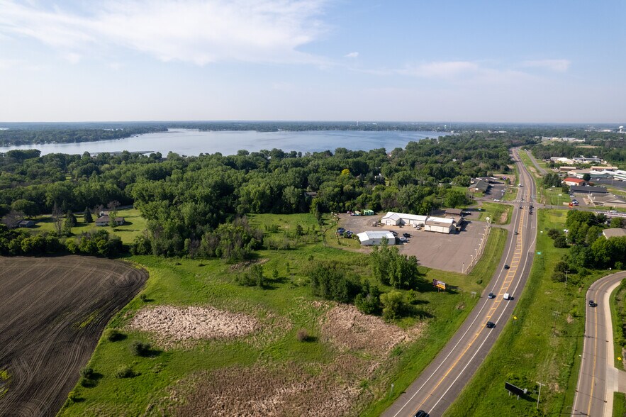 More Photos Of 6671 Lake Blvd, Wyoming Service For Sale