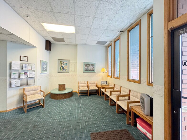 More Photos Of 114 E 1st St, Port Angeles Office For Lease