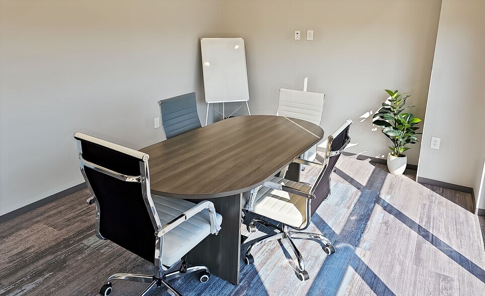 More Photos Of 18722 University Blvd, Sugar Land Coworking Space