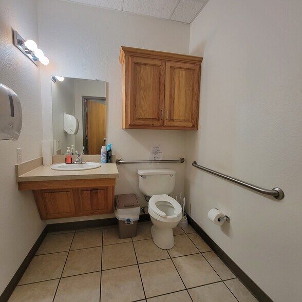More Photos Of 4102 Old Jacksboro Hwy, Wichita Falls Medical For Lease