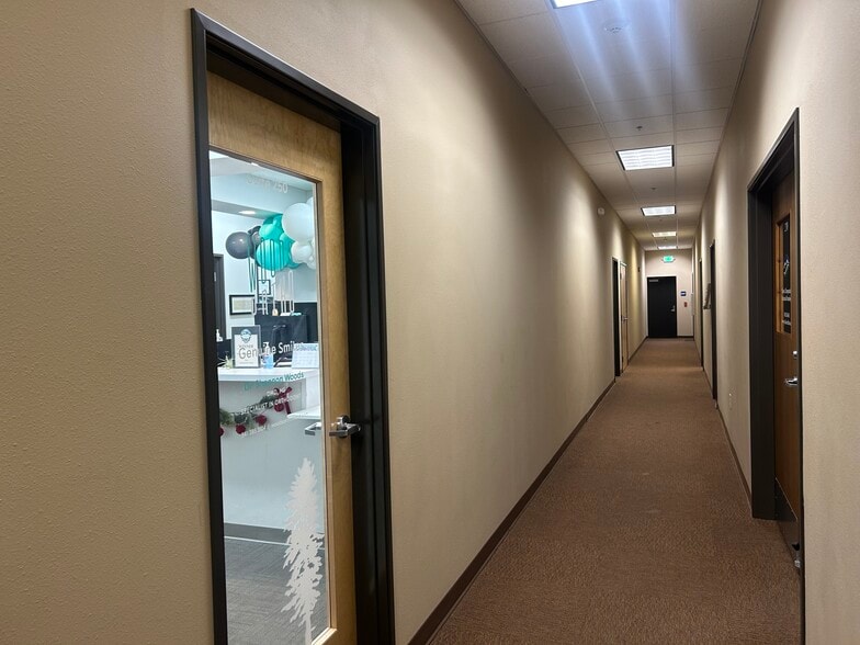 More Photos Of 2500 NE Twin Knolls Dr, Bend Medical For Lease