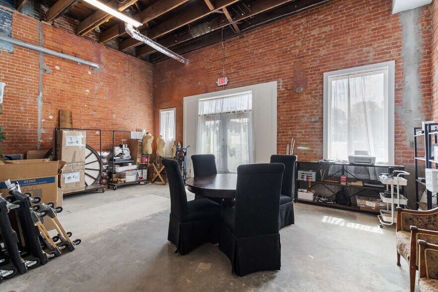 More Photos Of 205 S Main St, Bryan Storefront For Lease